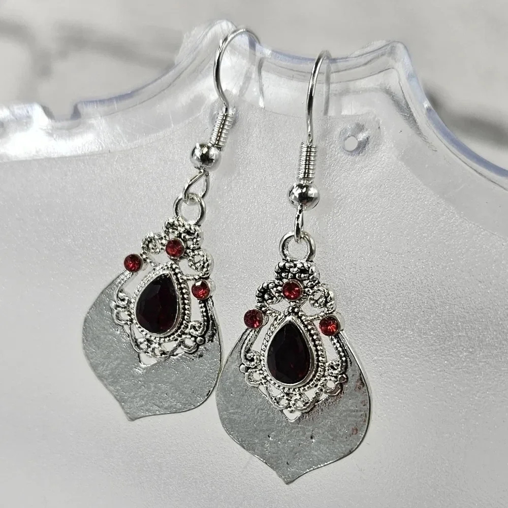 Royal Shield Women’s Small Delicate Earring Set2